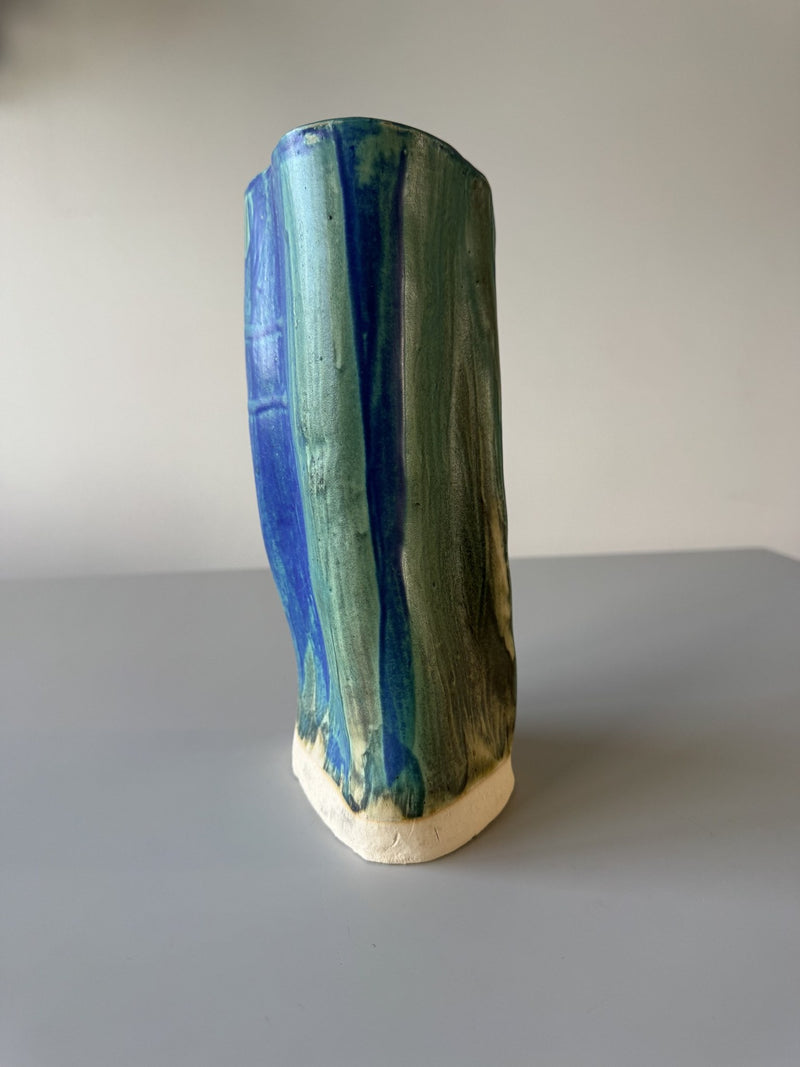 Blå og grøn organisk vase