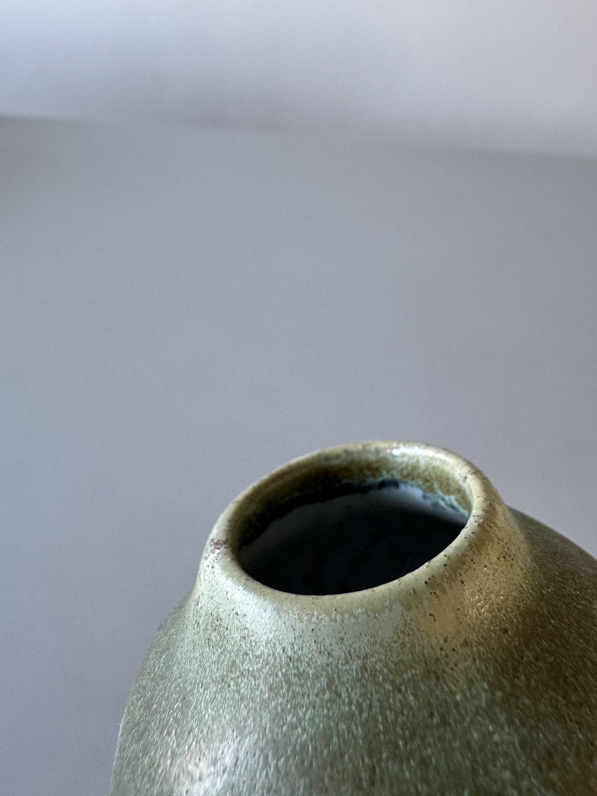 Lille grøn vase