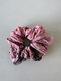 Scrunchie i rosa og sort