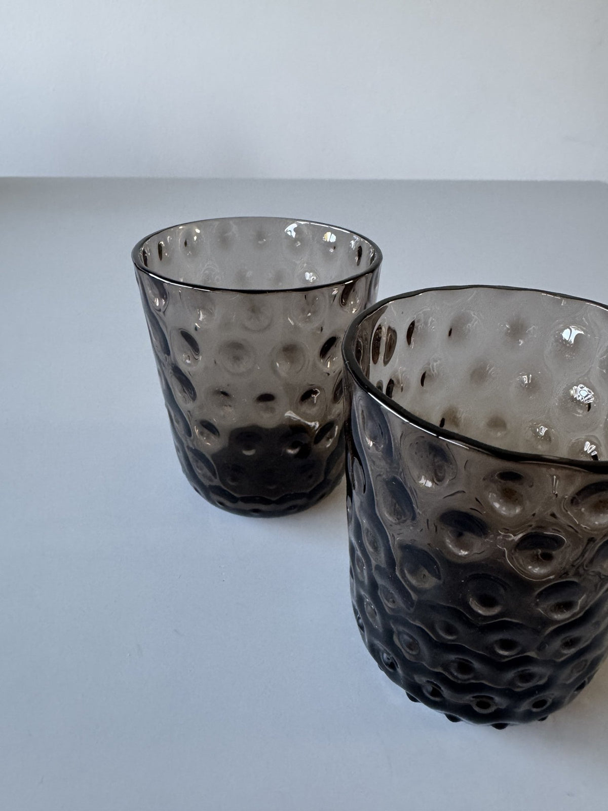 Danish Summer Glas Small Drops - Black Smoke fra Kodanska – billede 7 af 7
