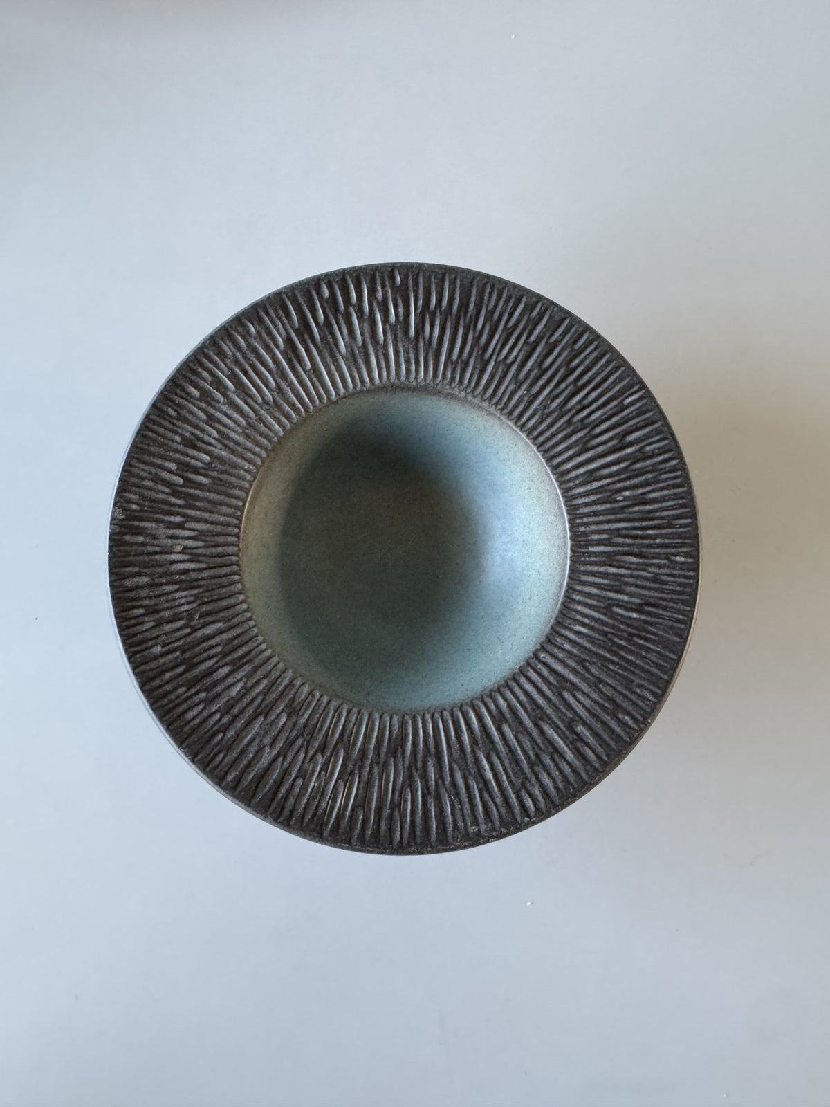 Fad med stråleornament fra Hedehus keramik