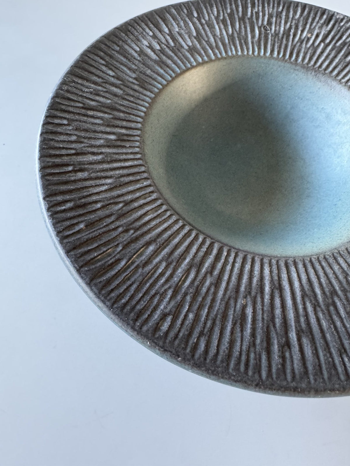 Fad med stråleornament fra Hedehus keramik – billede 4 af 5