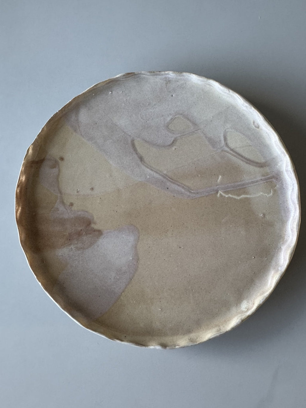 Pastelfarvet fad med bølge kant – billede 3 af 4