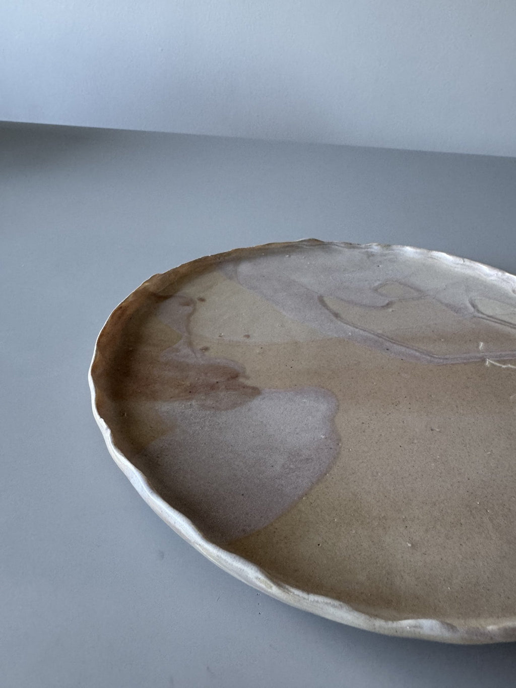 Pastelfarvet fad med bølge kant – billede 2 af 4